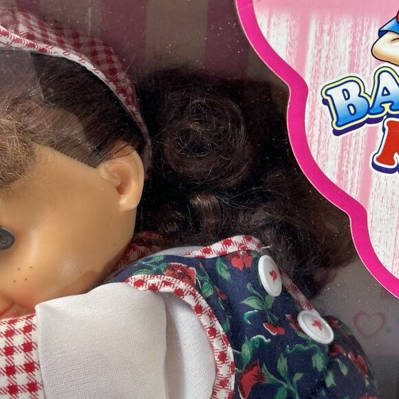 Cititoy Bashful‎ Kids Doll Brown Hair Girl Cap Floral Overalls 15" Vintage 2000 - Picture 3 of 16